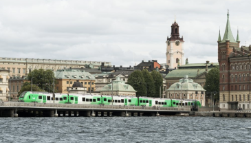 VR aloitti junaliikenteen Tukholma–Göteborg-reitillä