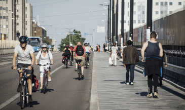 Helsingissä selvitetään polttomoottoriautojen käytön rajoittamista